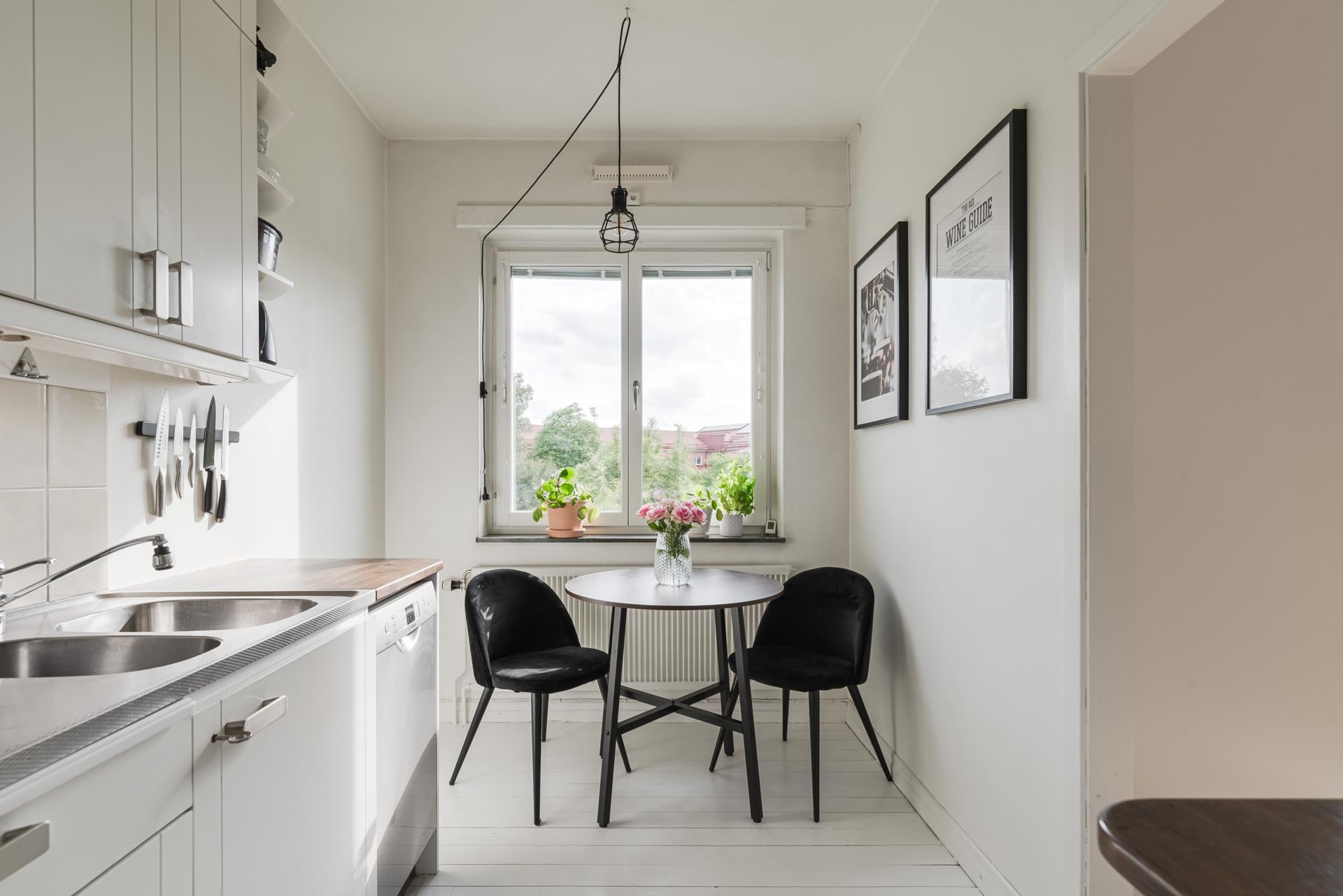 STABIL OCH LÅGT BELÅNAD FÖRENING MED LÅG AVGIFT!