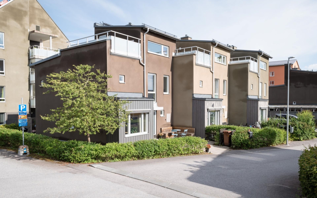 Tryggmaklarhus